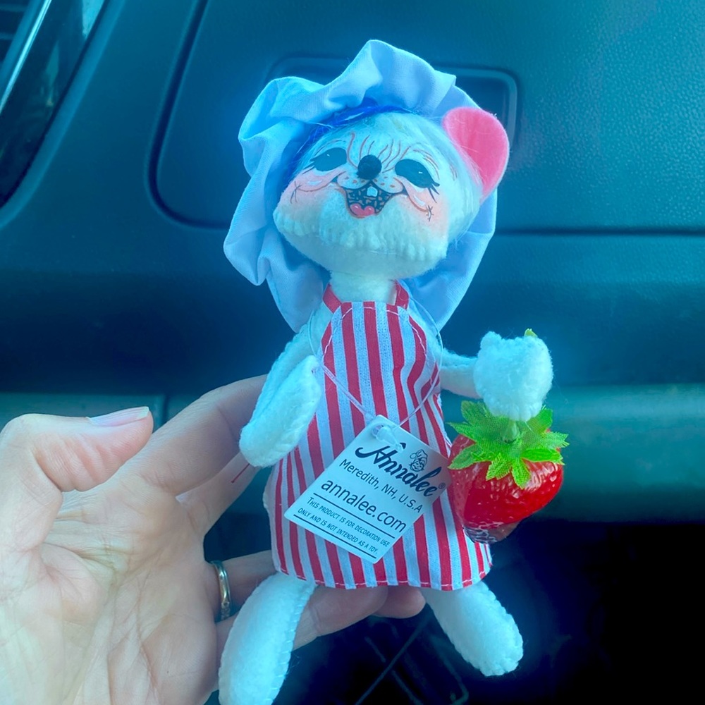 ANNALEE DOLLS 2019 6" PATRIOTIC STARS & STRIPES CHEF MOUSE W/STRAWBERRY NEW